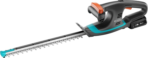 Akku-Heckenschere von Gardena, schwarz-türkis, mit orangefarbenem Griff und 2.0Ah Akku.