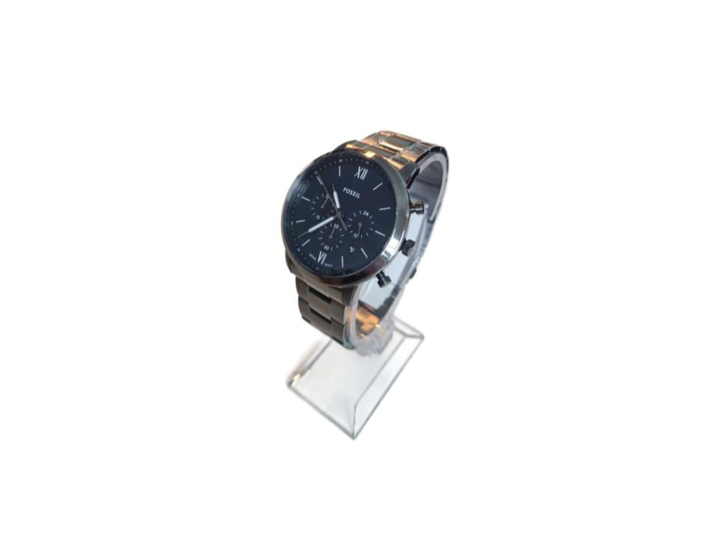 Eine FOSSIL Armbanduhr auf einem Displayständer.