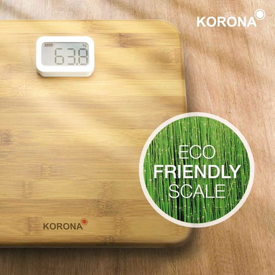 Bambus-Waage mit Anzeige von 63,8 kg und dem Schriftzug 'Eco Friendly Scale'.
