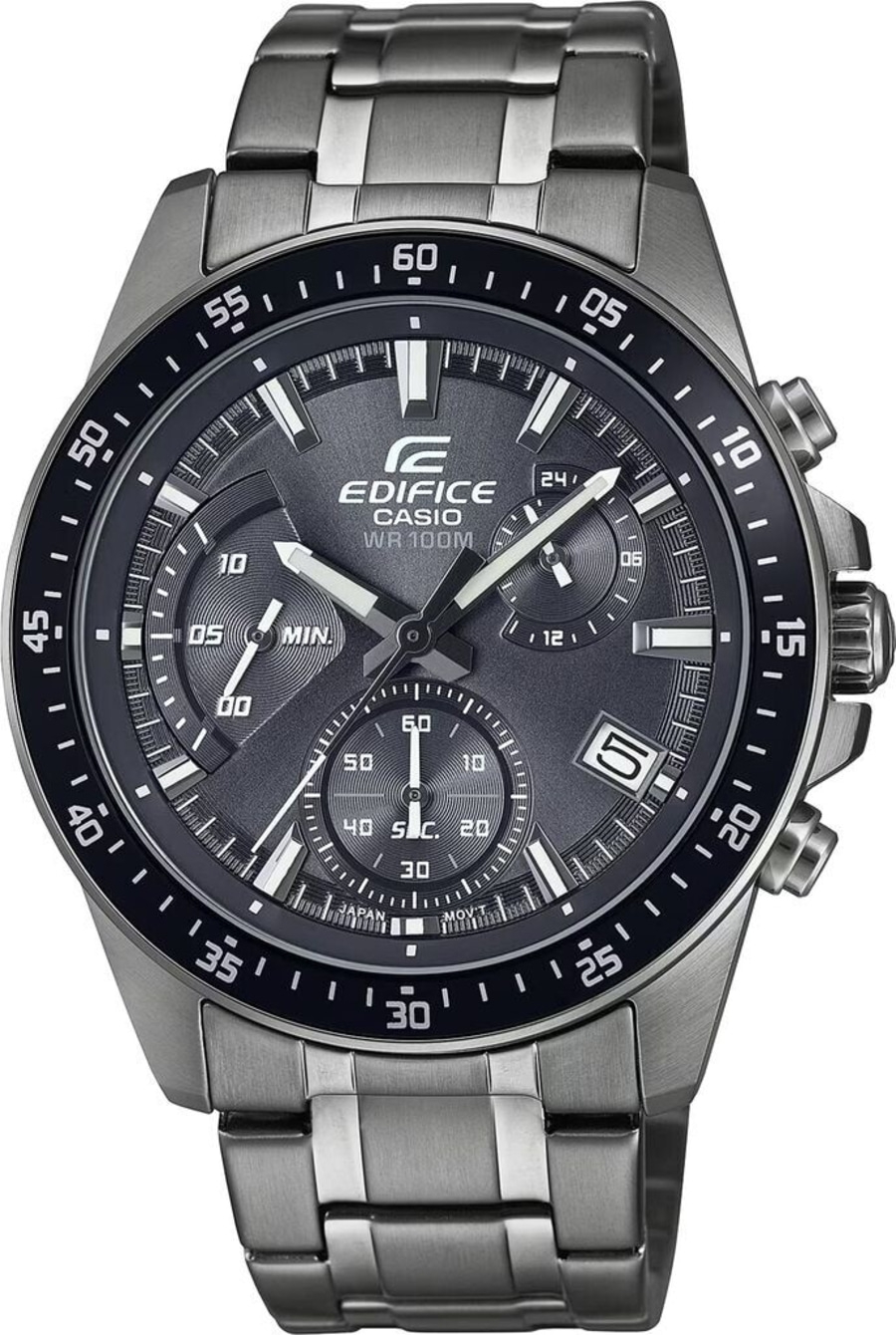 Eine nahaufnahme einer grauen herrenuhr mit chronograph-funktion und silbernem metallarmband.