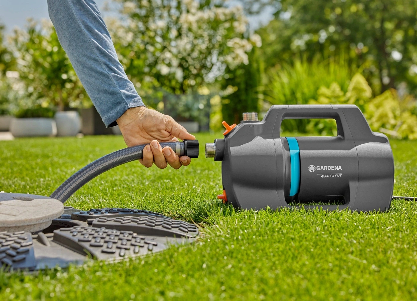 GARDENA Wasserpumpe mit Schlauchanschluss im Garten