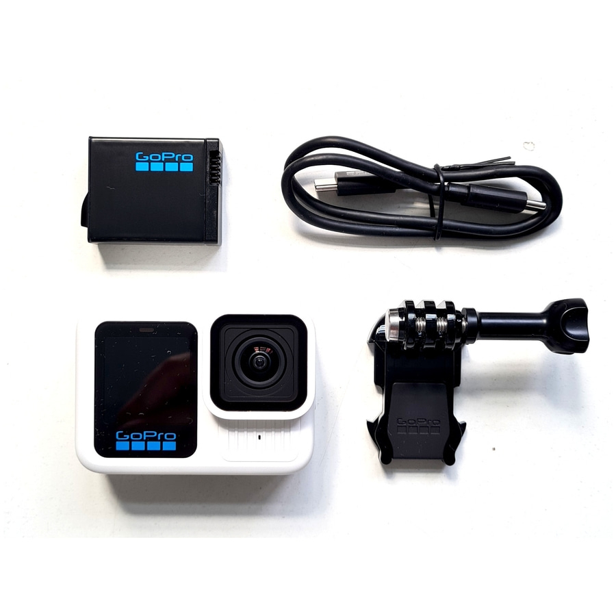 GoPro Kamera mit Zubehör, Akku, Kabel und Halterung