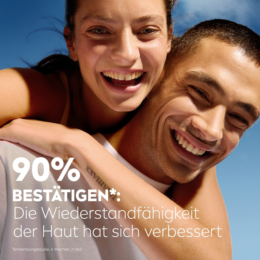 Paar lächelt. 90% bestätigen: Haut widerstandsfähiger. Anwendungsstudie.