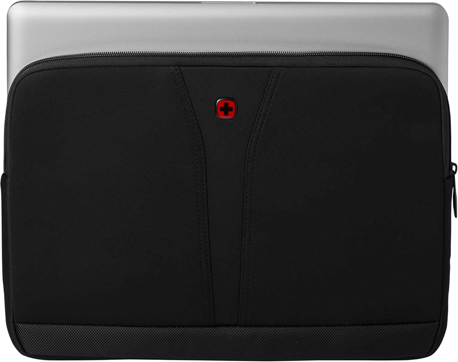 Schwarze Laptoptasche mit rotem Kreuzlogo und Reißverschluss, Laptop im Hintergrund.
