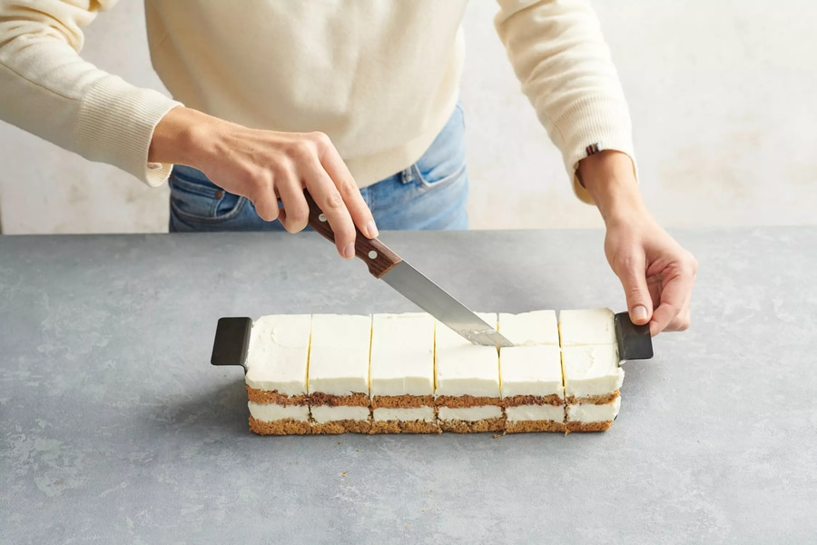BETTY BOSSI Backbuch Cremige Schnitten Rezeptbuch Dessertbuch + Backform