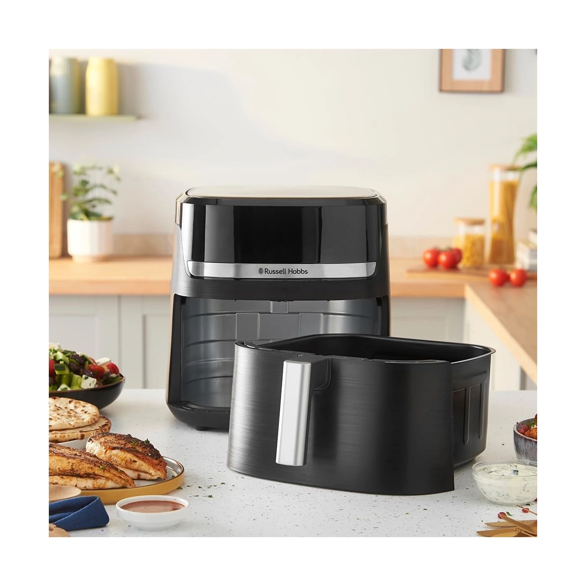 Russell Hobbs Heißluftfritteuse mit Zubehör und Essen