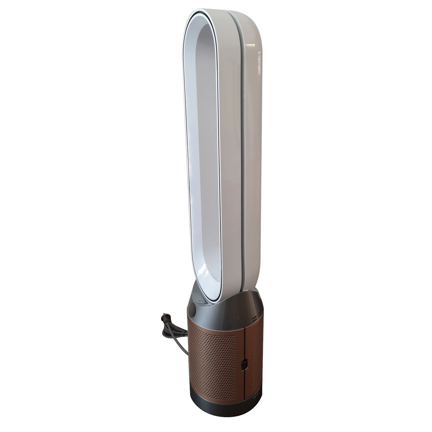 Ein Dyson Ventilator steht auf einem weißen Hintergrund mit Stromkabel.