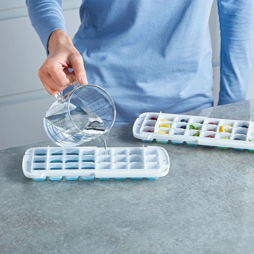 BETTY BOSSI Eiswürfelform mit Aufbewahrungsbox 48 Eiswürfel BPA-frei