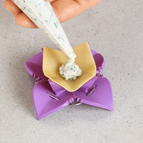 BETTY BOSSI Dumpling Maker Teigformer aus Kunststoff Metall Violett Weiß NEU