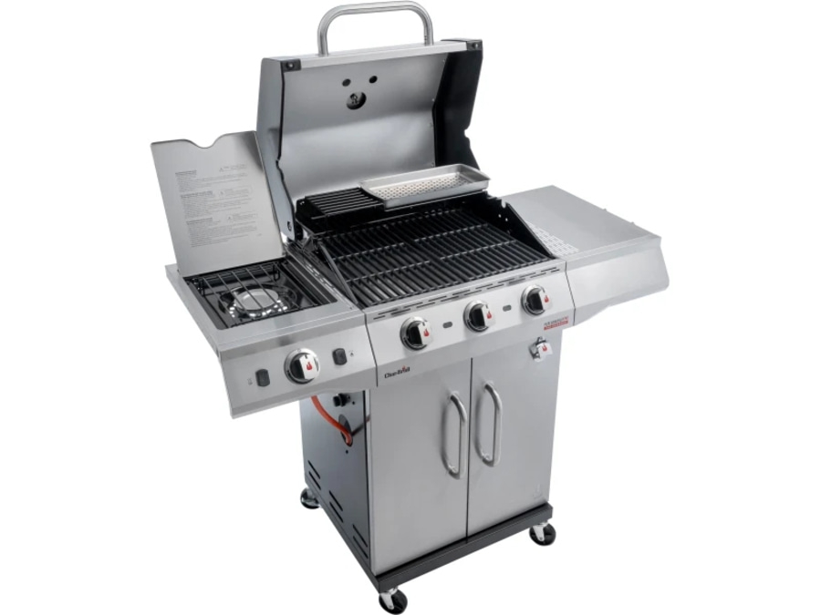Edelstahl-Gasgrill mit mehreren Brennern und Seitenbrenner, offen