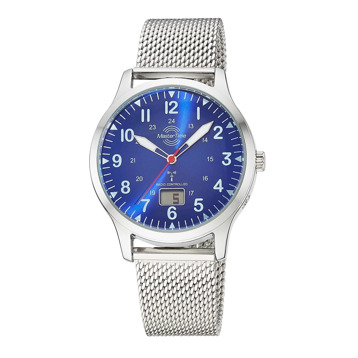 Eine silberne Armbanduhr mit blauem Zifferblatt und silbernem Mesh-Armband, auf weißem Hintergrund.