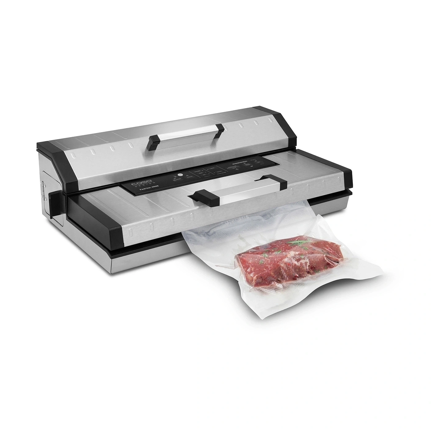 Ein silberner Vakuumierer versiegelt ein Stück Fleisch in einem Plastikbeutel.