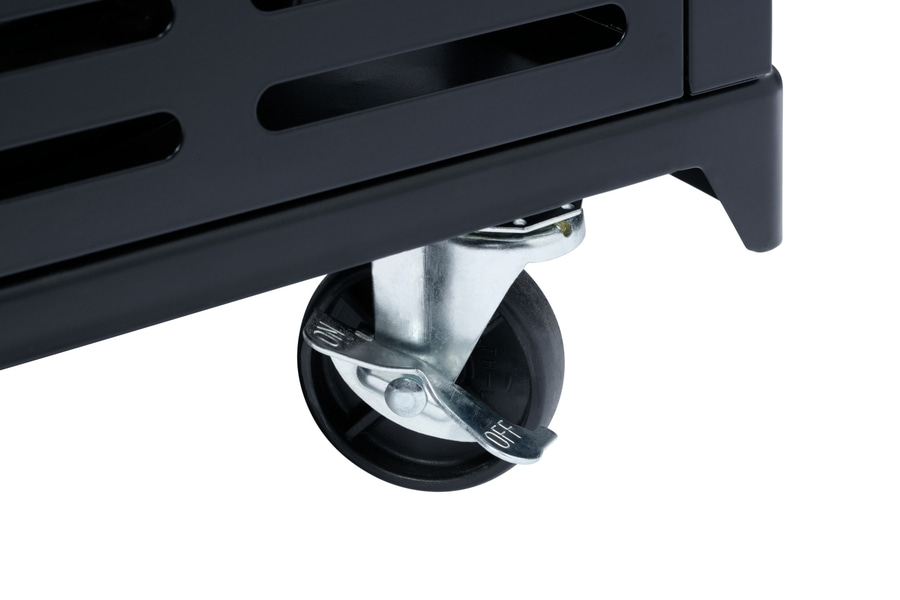 Schwarzes Möbel mit Rollen. Die Rolle hat einen Hebel mit der Aufschrift OFF.