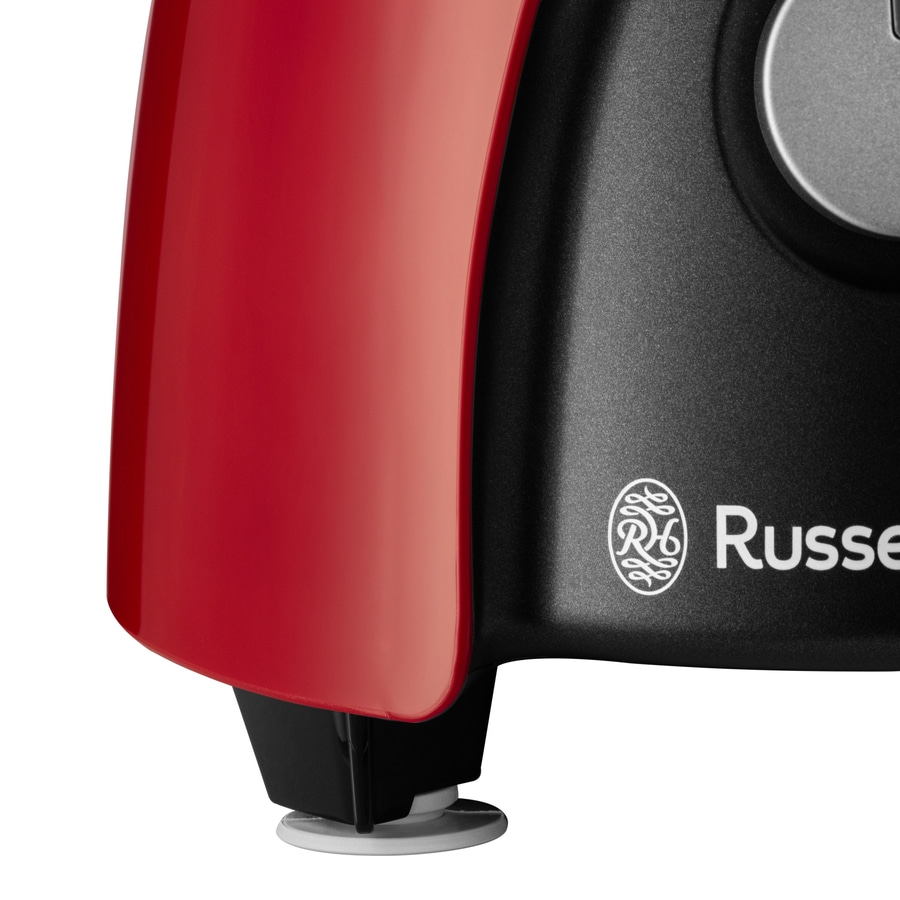 Nahaufnahme eines roten und schwarzen Küchengeräts mit Russell Hobbs Logo