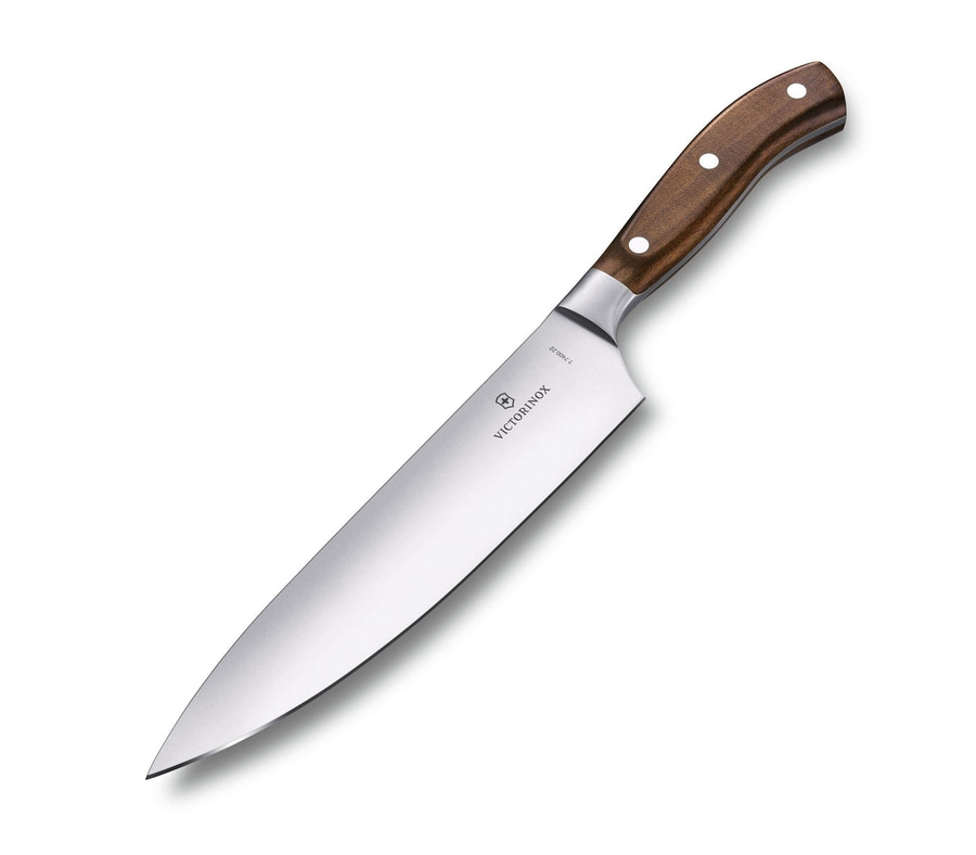 Küchenmesser mit Holzgriff, scharfe Klinge, Victorinox-Logo, isoliert auf weißem Hintergrund