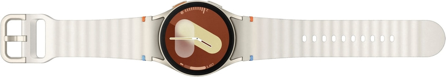 Eine Smartwatch mit hellem Armband und braunem Zifferblatt, Nahaufnahme.