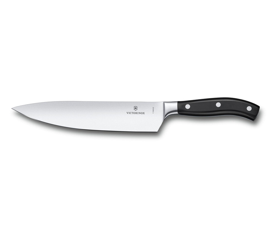 Küchenmesser von Victorinox, mit schwarzem Griff und silberner Klinge, auf weißem Hintergrund