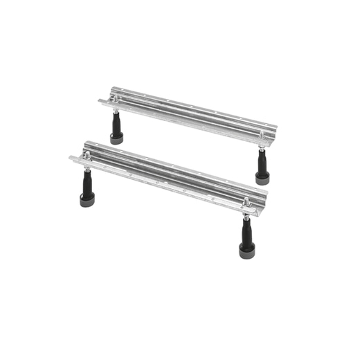 Zwei Metallschienen mit verstellbaren Füßen, für Möbel.