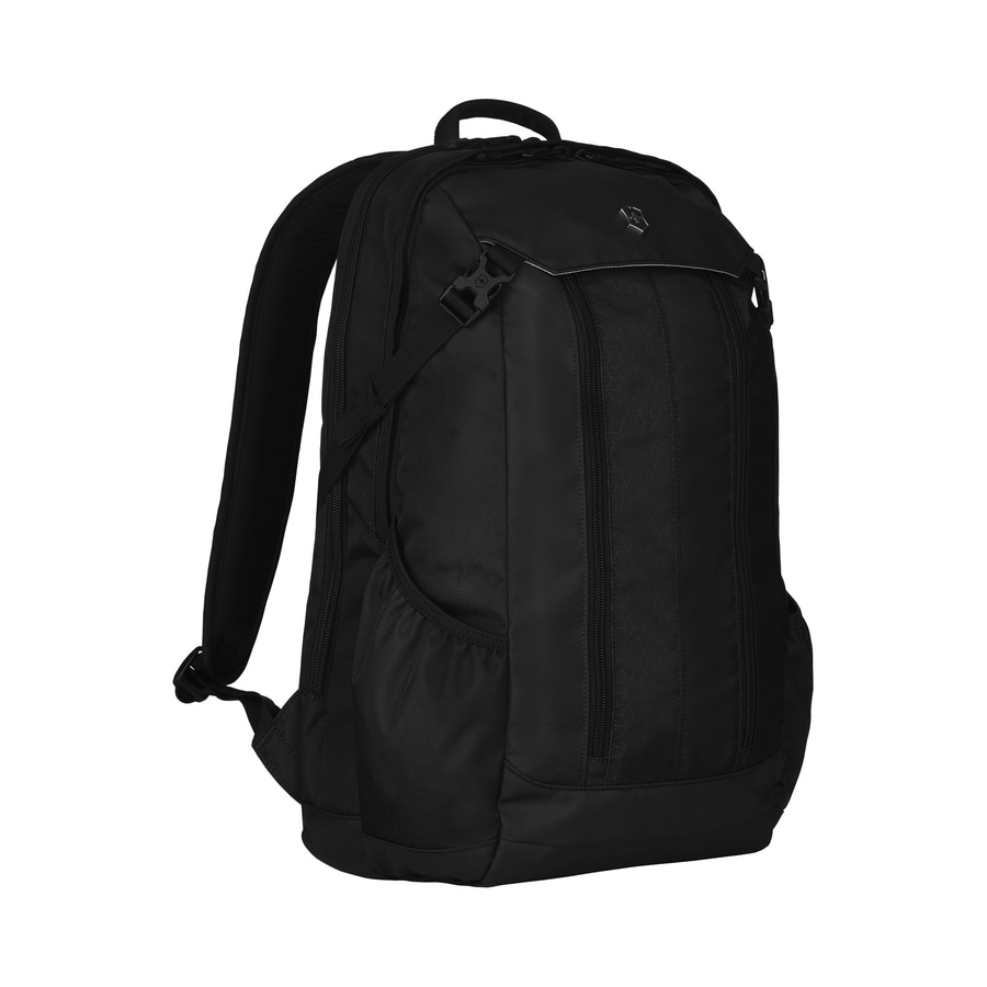 Schwarzer Rucksack mit Reißverschlüssen und Trägern, isoliert auf weißem Hintergrund.