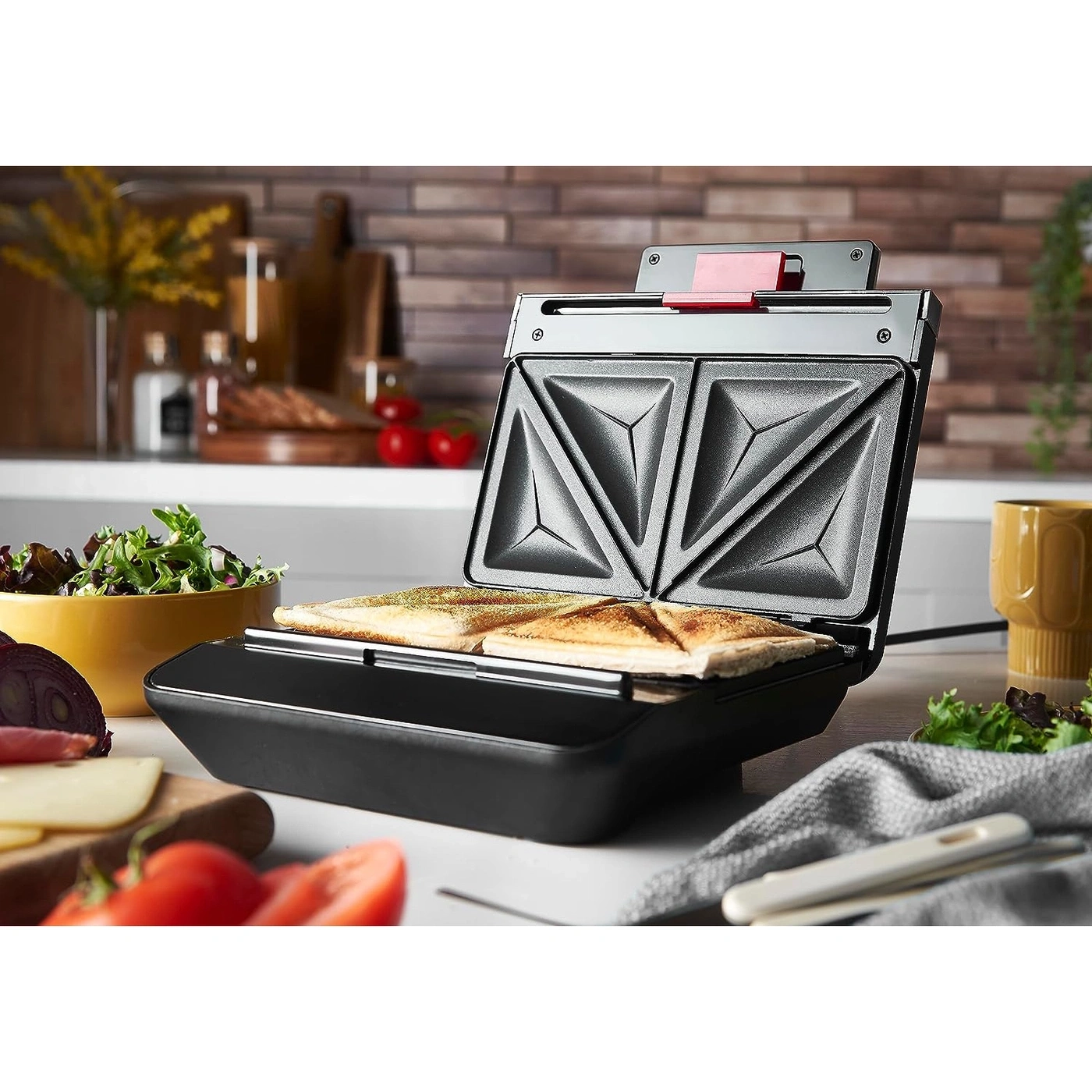 Sandwichmaker mit Sandwiches, Küche, Essen, Toast, Frühstück, Mahlzeit