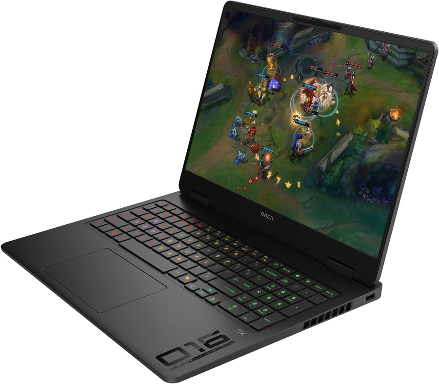 Ein Gaming-Laptop mit beleuchteter Tastatur spielt League of Legends.