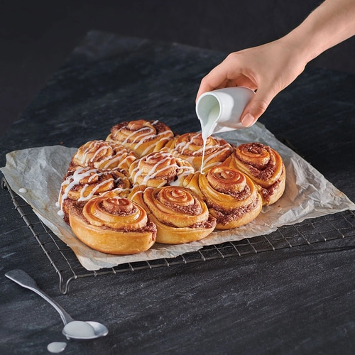 BETTY BOSSI Rolls & Schnecken Buch + Hefeschnecken-Profi - Kombi Kunststoff NEU