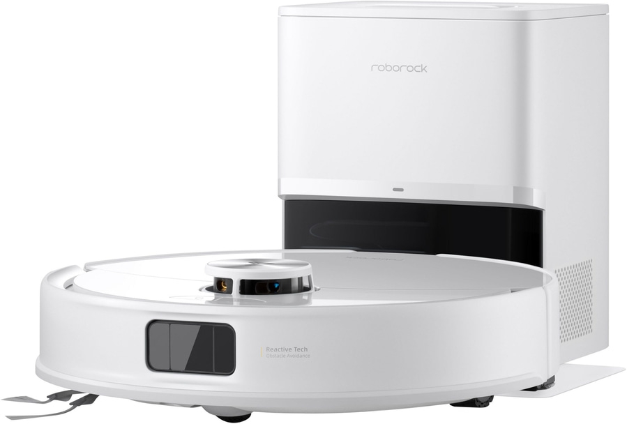Ein weißer Saugroboter mit Ladestation steht auf einem weißen Hintergrund.