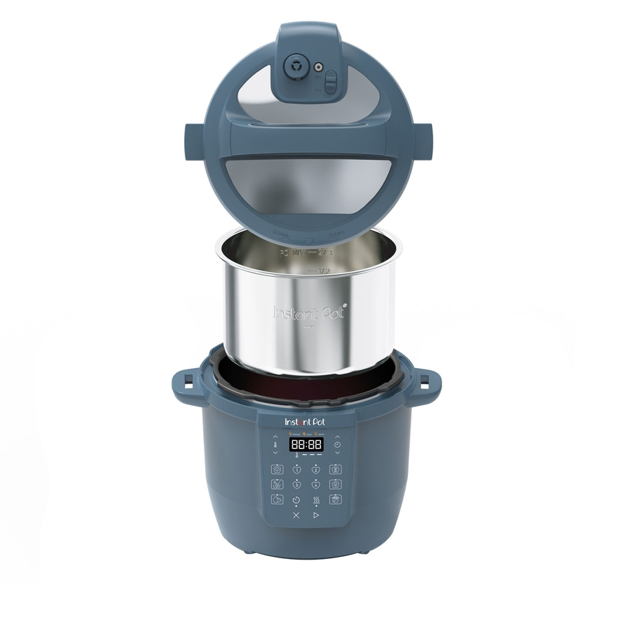 Blaues Instant Pot, geöffnet, mit Edelstahl-Innentopf und Bedienfeld.