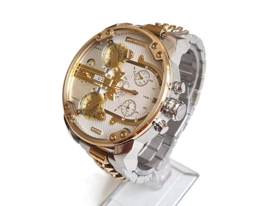 Herrenuhr mit zwei Zeitzonen und Chronographenfunktionen