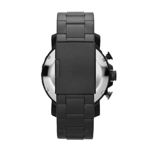 Schwarze Fossil-Uhr mit Metallarmband und Logo auf dem Verschluss, Nahaufnahme.