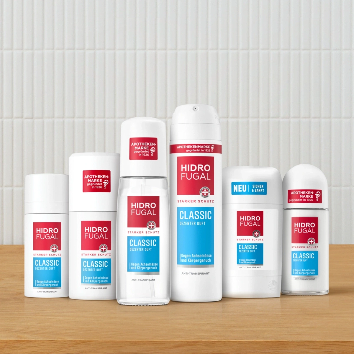 Mehrere Hidro Fugal Deodorant-Produkte auf einem Holztisch